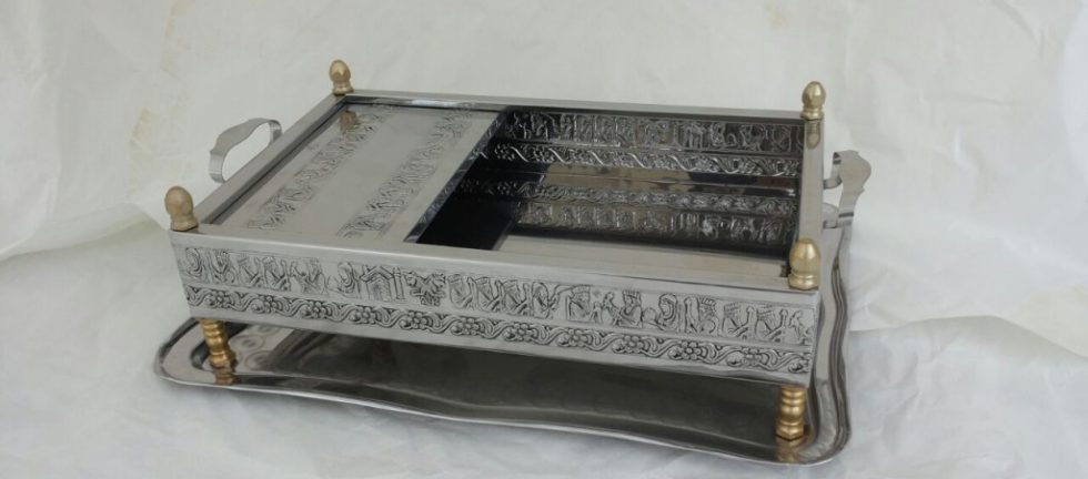 منقل چهار گوش هخامنش با پایه های برنجی